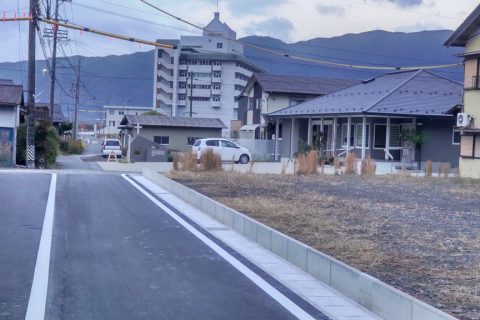 教会から北方へ向かう道路工事完了